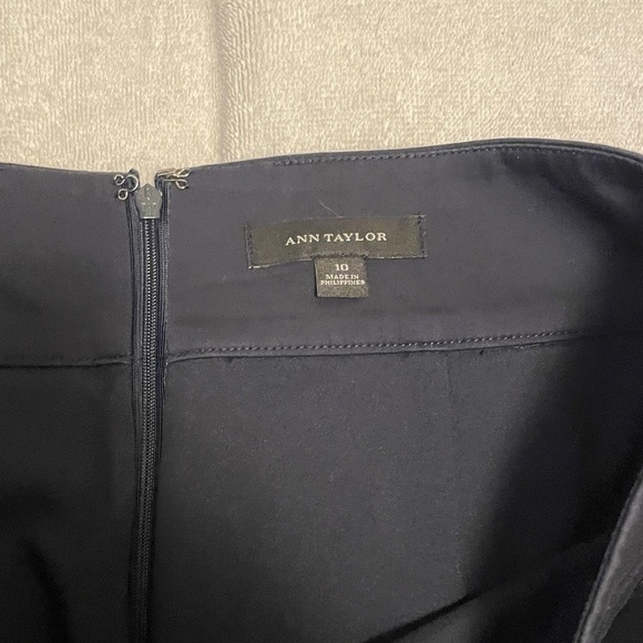 Ann Taylor Classic Navy Mini Pencil Skirt women’s 10 - Picture 2 of 3